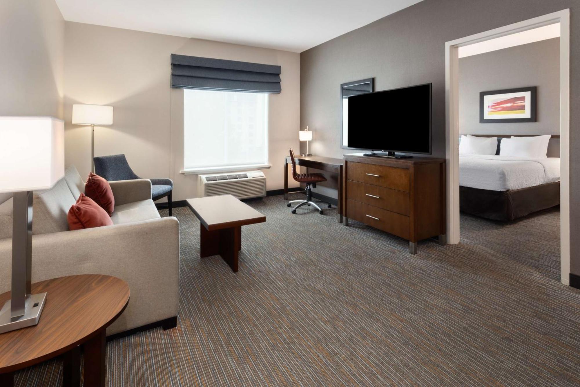Hampton Inn By Hilton Nashville Airport Century Place Exterior photo