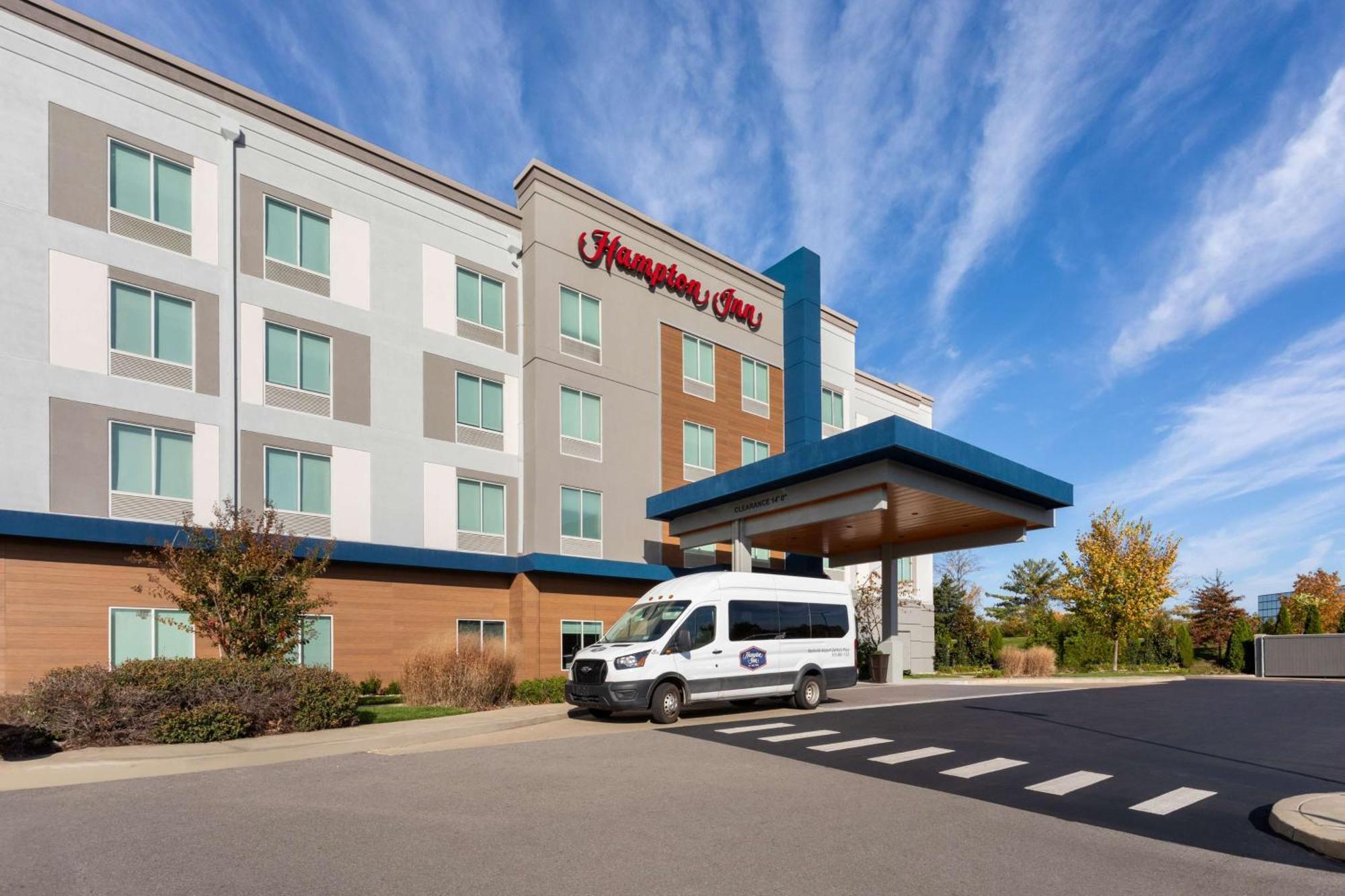 Hampton Inn By Hilton Nashville Airport Century Place Exterior photo